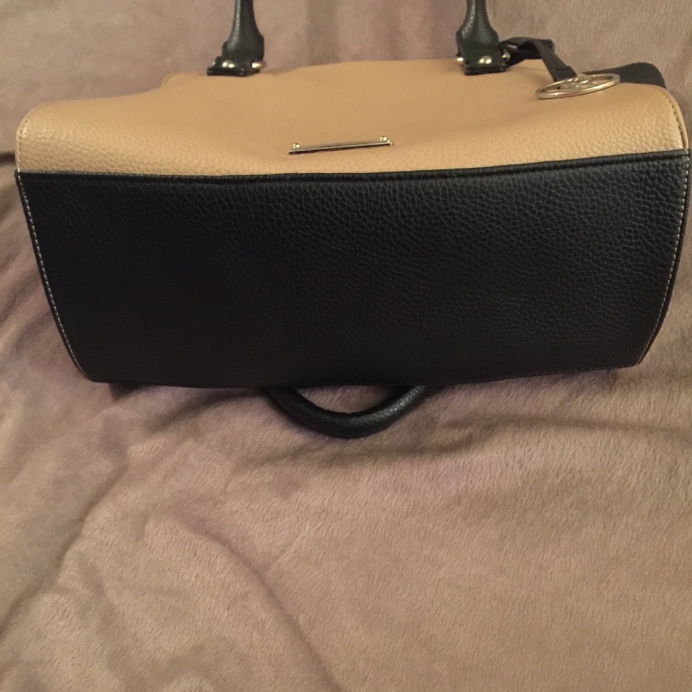 Nine West Purse - Picture 8 of 8